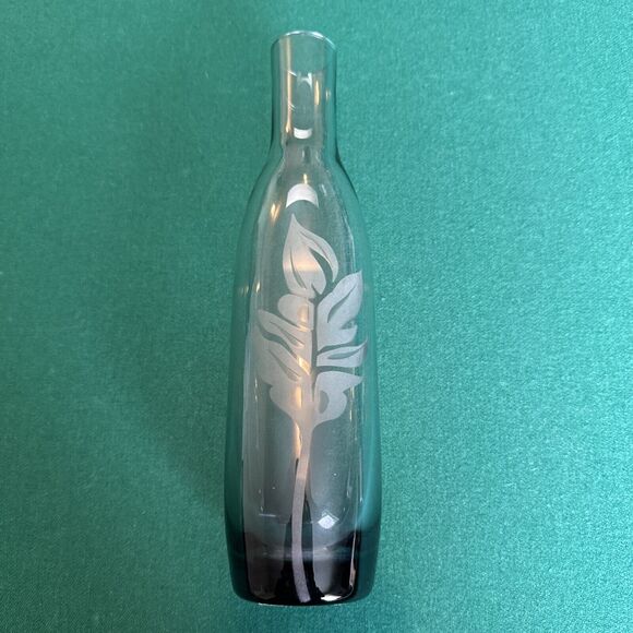 Zodax Made in Portugal Etched Glass Vase, Teal with Leaf Design - Picture 1 of 5